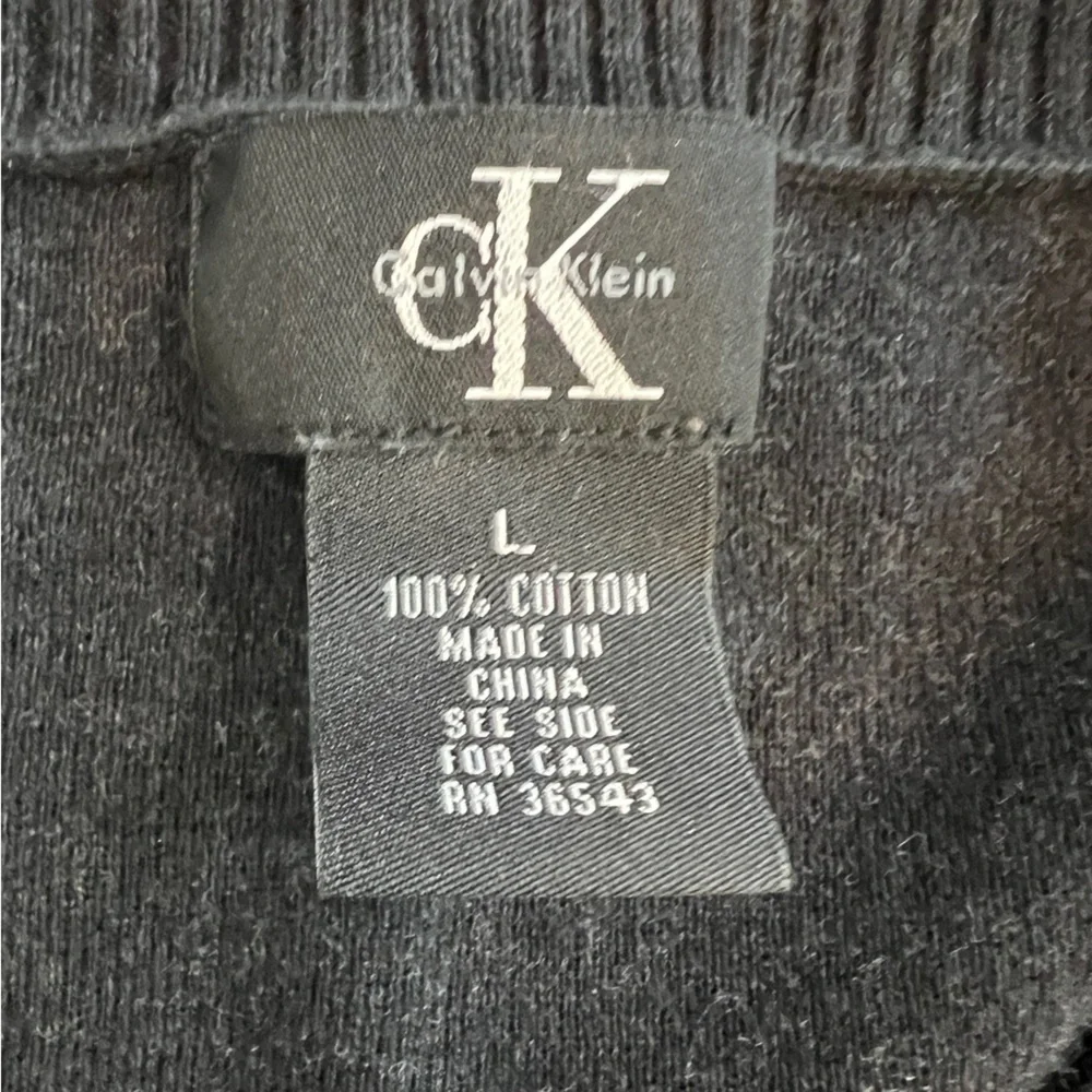 Calvin Klein charcoal black 100% cotton v-neck sweater, EUC size L
